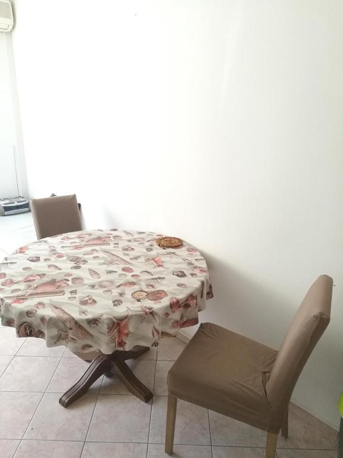 Nice And Cozy Two Single Bed Room 斯普利特 外观 照片