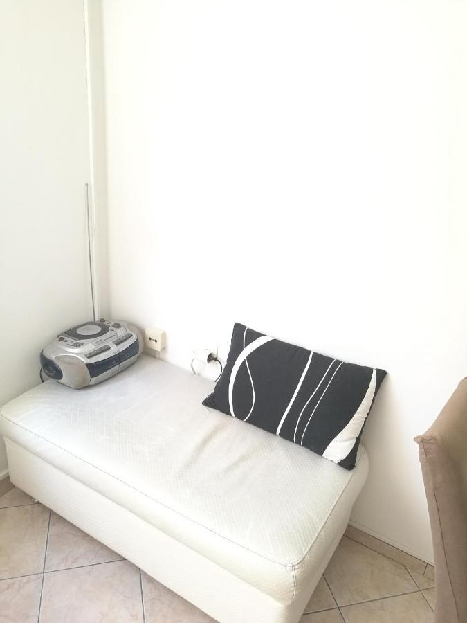 Nice And Cozy Two Single Bed Room 斯普利特 外观 照片