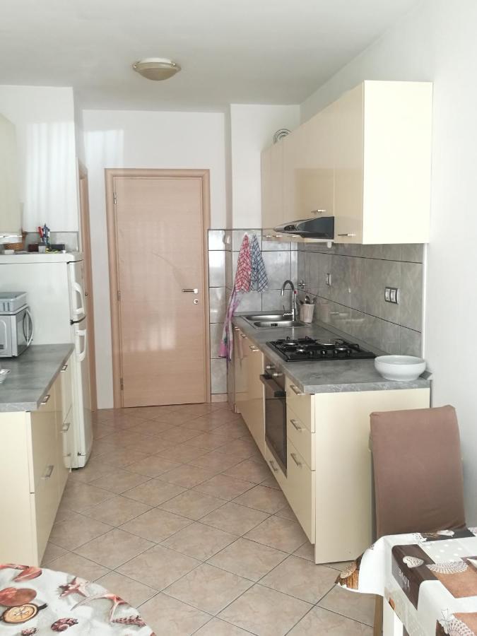 Nice And Cozy Two Single Bed Room 斯普利特 外观 照片