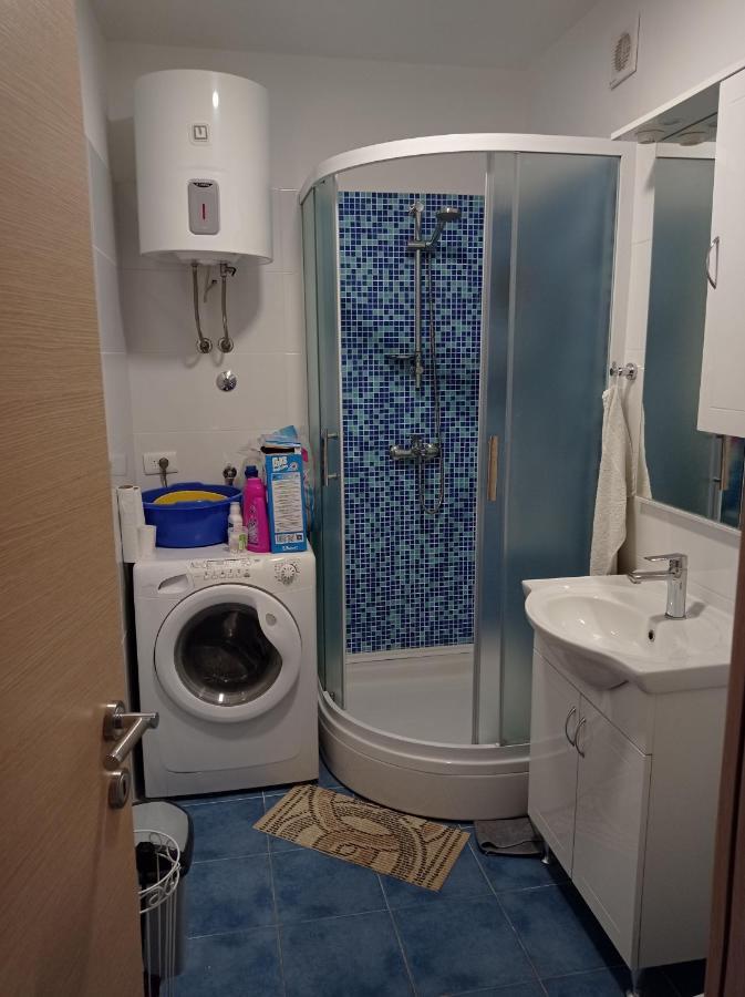 Nice And Cozy Two Single Bed Room 斯普利特 外观 照片