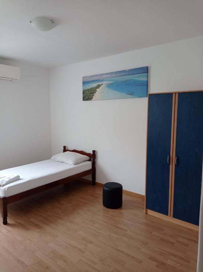 Nice And Cozy Two Single Bed Room 斯普利特 外观 照片