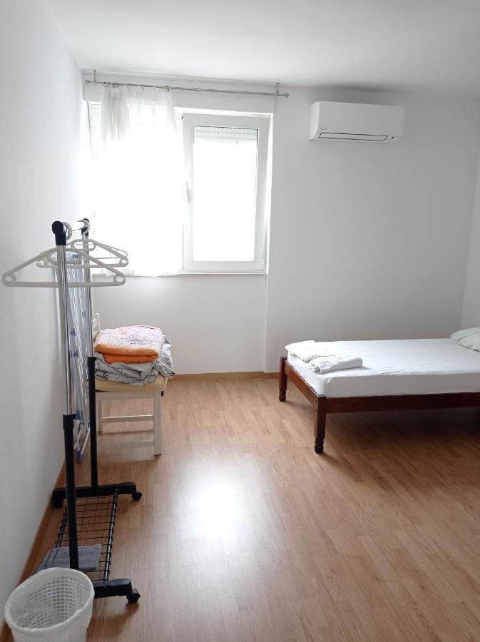 Nice And Cozy Two Single Bed Room 斯普利特 外观 照片